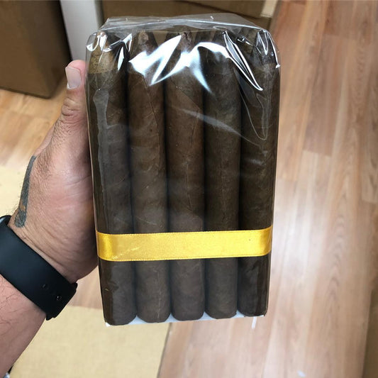 The First Release of our Tampa blend Rollout is the new Everyday Smokes Torpedo

and All Nicaraguan Grade AAA Medium Filler Wrapper and Binder Truly the top of the game when it comes to Everyday cigars 

Bonus these Babies are Hand rolled in Ybor City, Florida 

This is a bundle of 25 Cigars 


