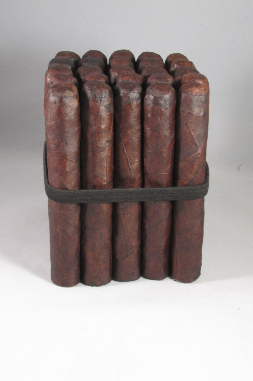 MCB Made in Miami 5x50 Robusto Maduro Full Body