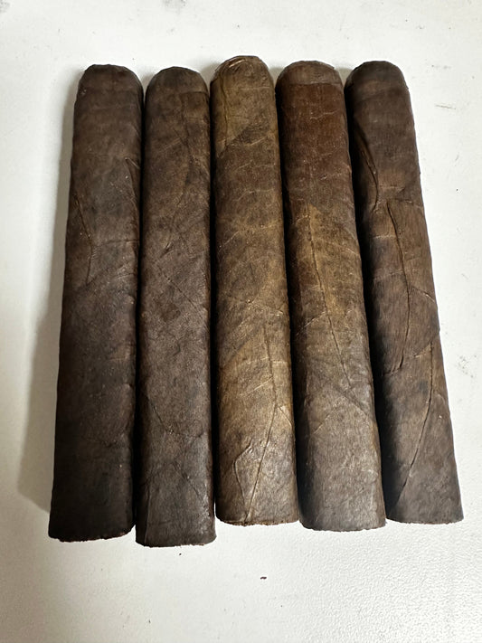This Nicaraguan Maduro cigar is hand rolled with a rich, dark Maduro wrapper. It has been aged for five years, giving it a smooth, creamy flavor with a slightly spicy finish.